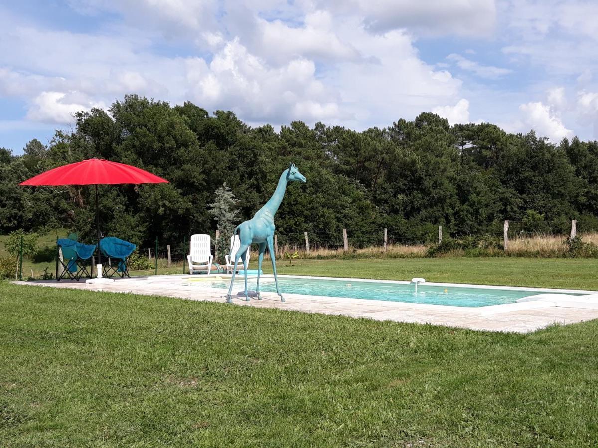 Lunas  La Girafe Bleue Bed & Breakfast エクステリア 写真