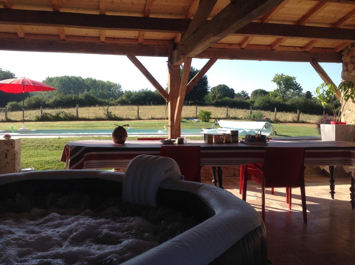 Lunas  La Girafe Bleue Bed & Breakfast エクステリア 写真